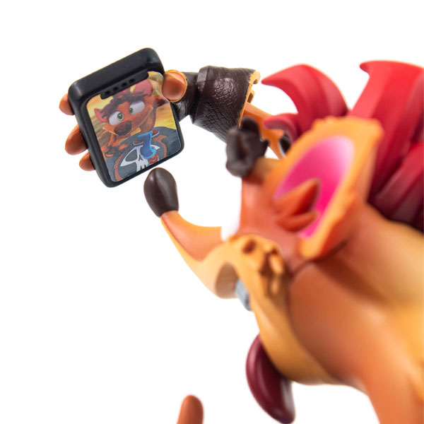 Crash Selfie Statue (Crash Bandicoot)