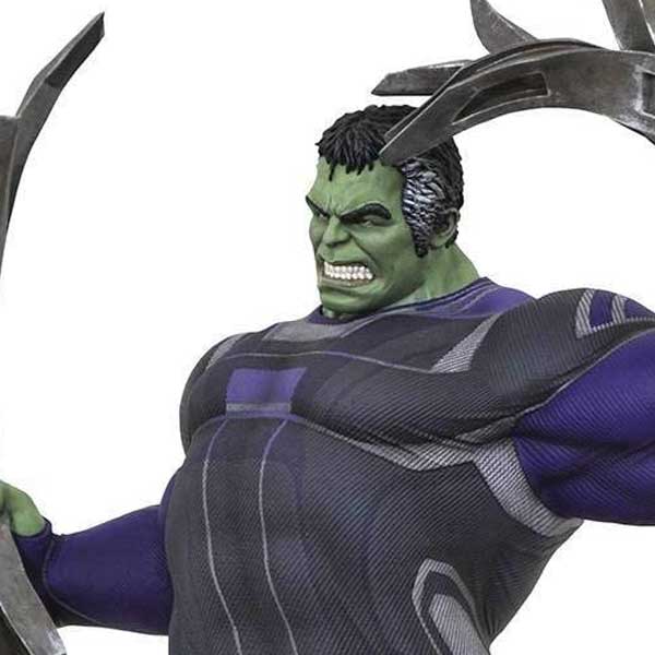 Figúrka Avengers: Endgame Hulk Deluxe Gallery Diorama